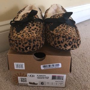 Brand new Ugg Moccasins (Dakota) Cheetah Print